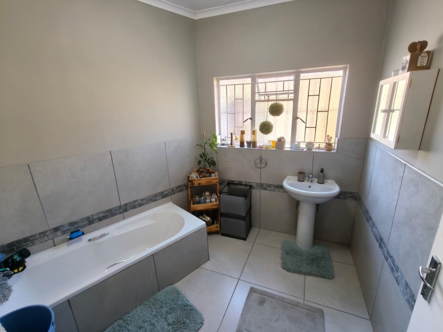 3 Bedroom Property for Sale in Bodorp North West
